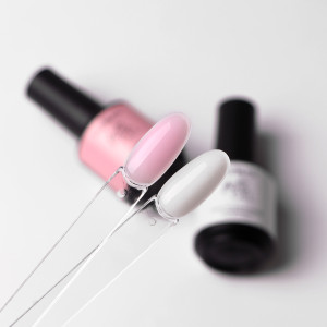 Рідкий гель для нігтів з пензликом Komilfo Bottle Gel Milky White Intense, 15 мл