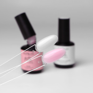 Рідкий гель для нігтів з пензликом Komilfo Bottle Gel Milky White Intense, 15 мл 