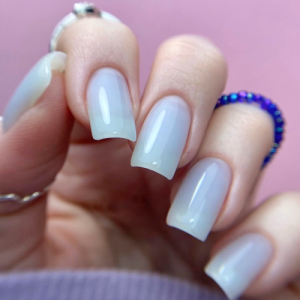 Кольоровий гель для нарощення нігтів Adore Ultra gel №06 – ultraglass, сіро-блакитний, 30 мл